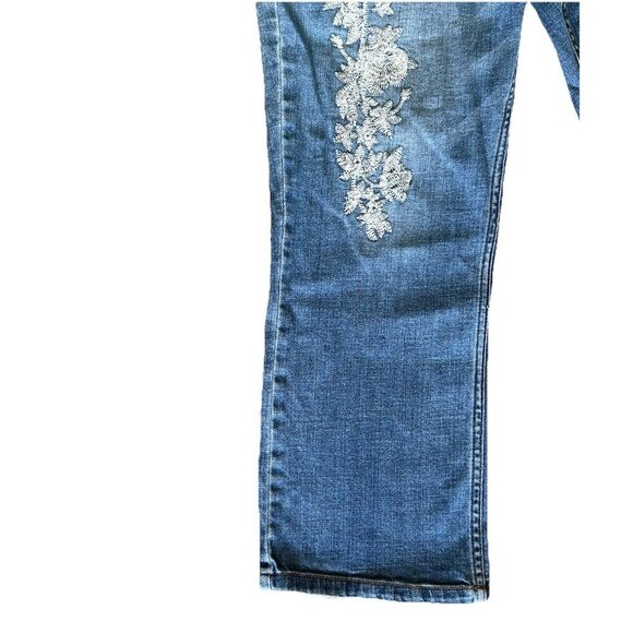 Who What Wear Jeans Embroidered Capri Crop Medium Wash Vintage Women’s Size 14 - Picture 4 of 10